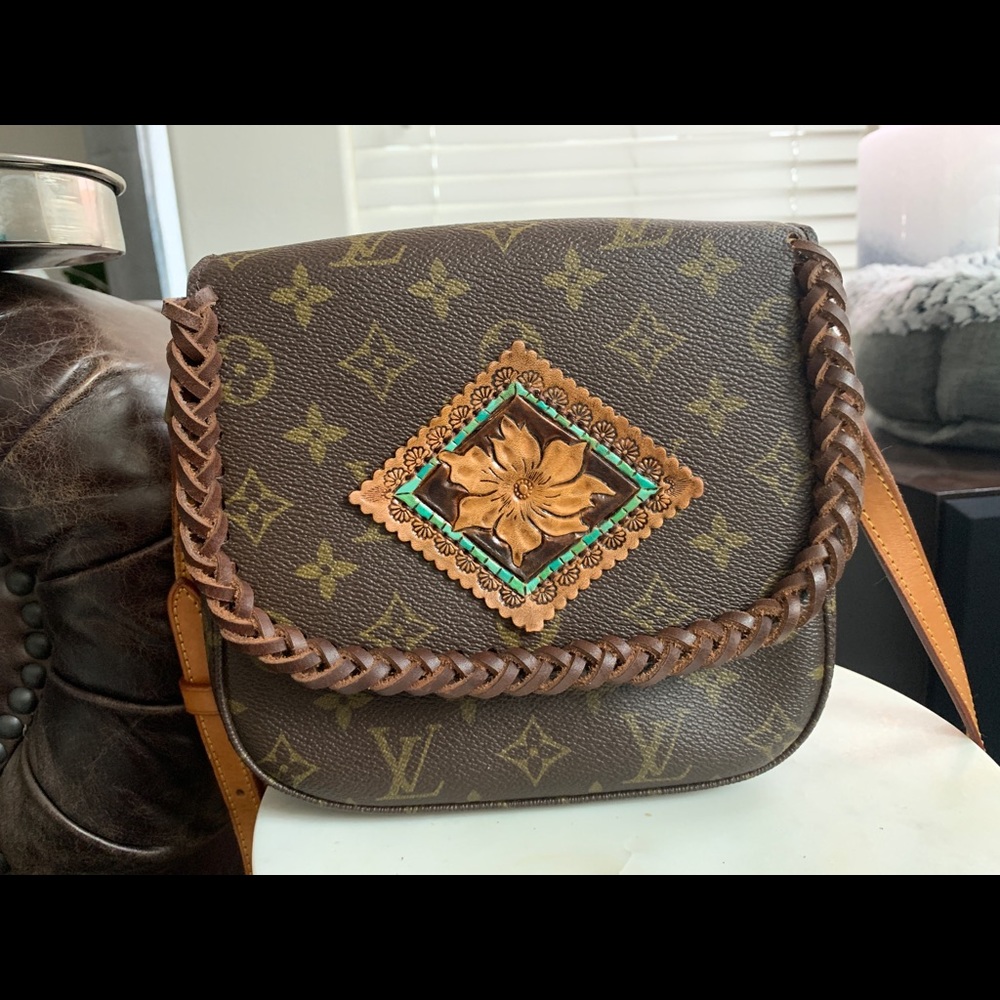 Louis Vuitton Brown Monogram Crossbody with Tan Strap and Turquoise Accent - Picture 11 of 16